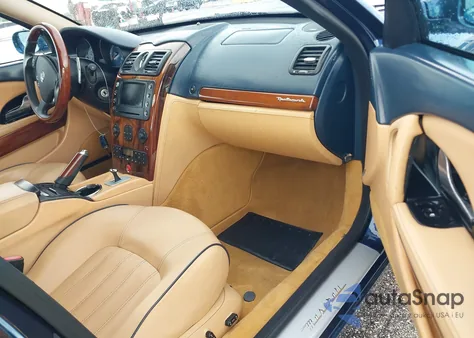 2005 Maserati Quattroporte z USA, uszkodzony, nr VIN ZAMCE39A950020326